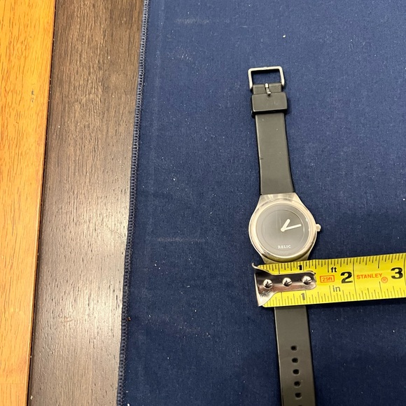 Relic mens watch.  Leather band is in excellent condition. - Picture 2 of 5